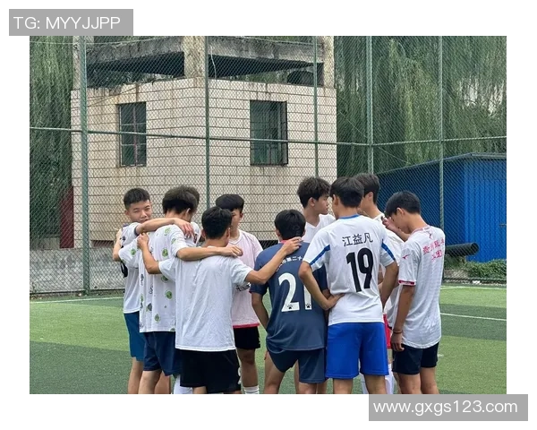 兄弟球星携手共赴绿茵梦 以足球为载体展现兄弟情深