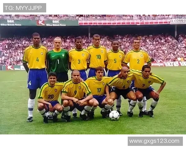 卡福足球传奇回顾 足球巅峰之路与经典时刻再现